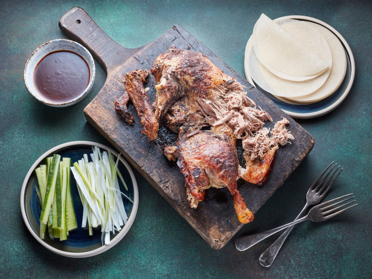 Slow-Cooked Aromatic Half Duck with Hoisin Sauce & Pancakes (950g)