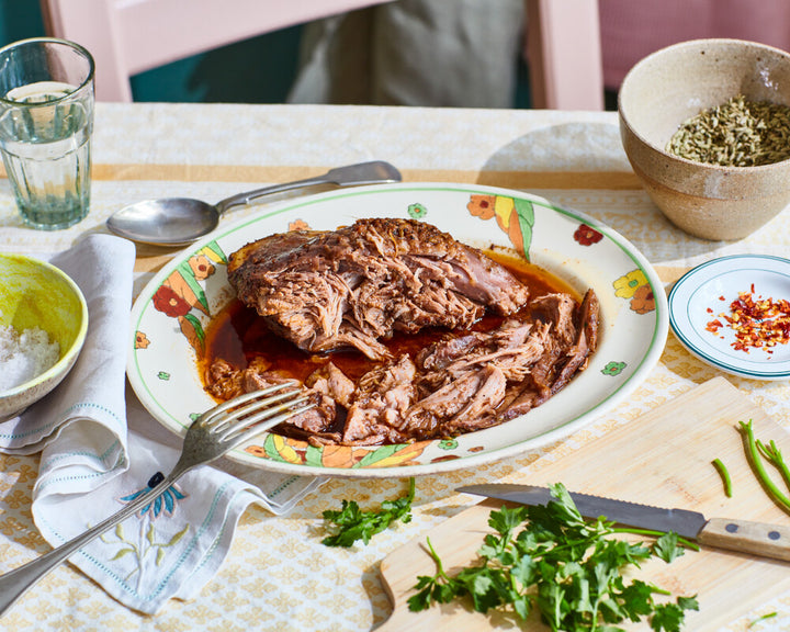 Slow-Cooked Pastrami Turkey Thigh in Pepper Gravy (450g)