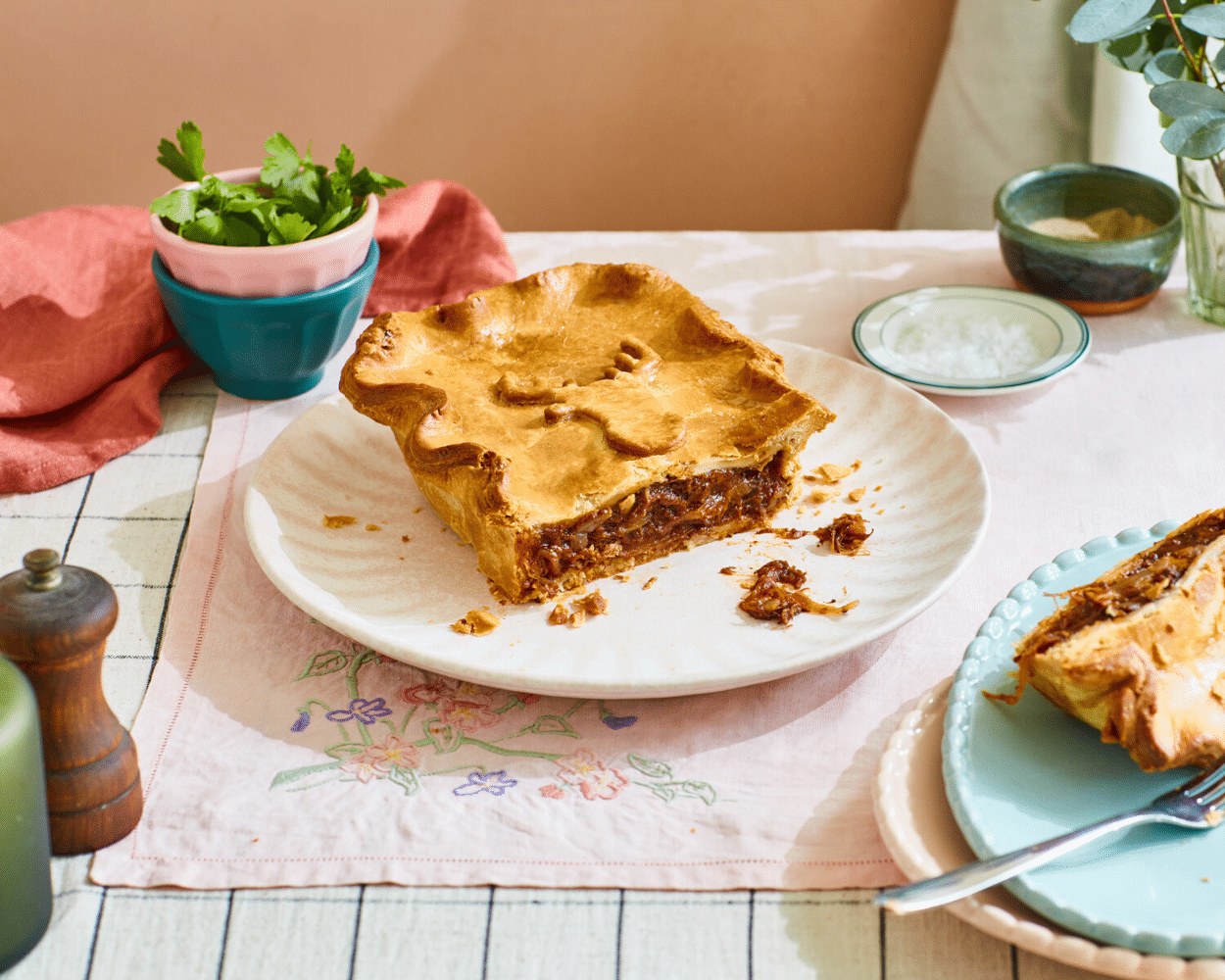 Wild Venison & Red Wine Family Pie (750g)