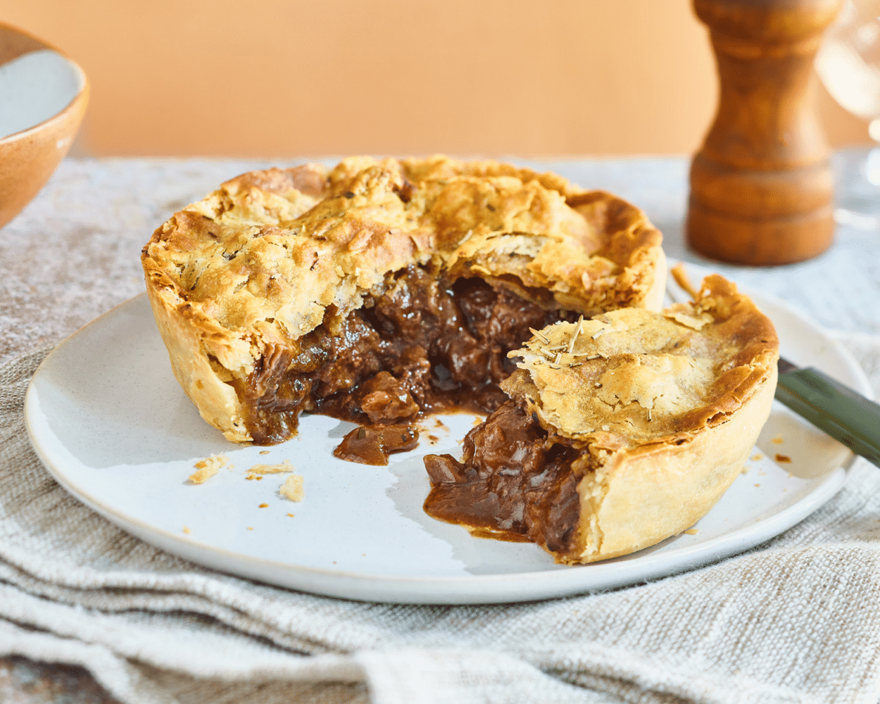 Unavailable - The Ox Cheek & Ale Sharer Pie (500g)
