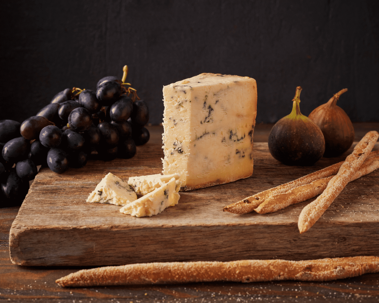 Big Wedge Cropwell Bishop Stilton (1kg)