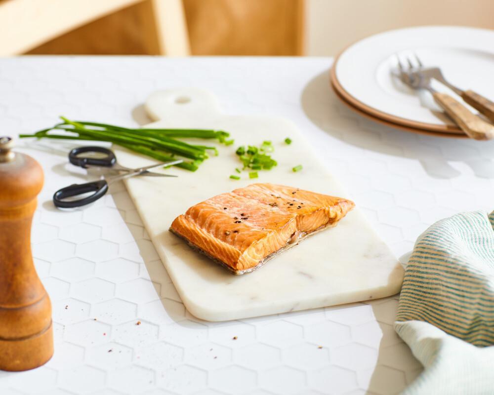 Hot Smoked Salmon Steak (100g)