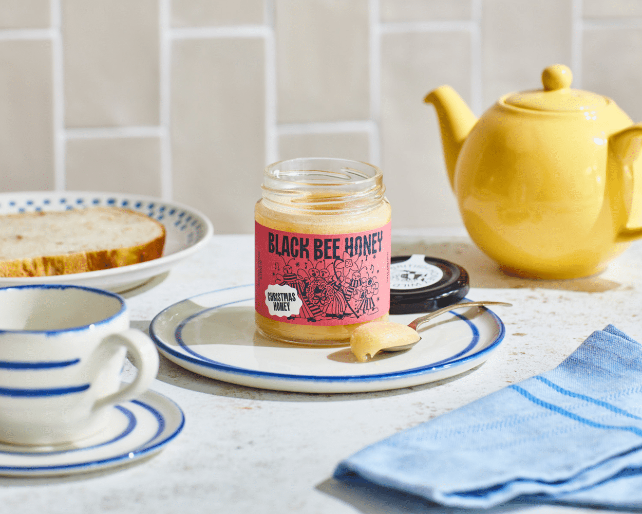 Black Bee Christmas Honey (227g)