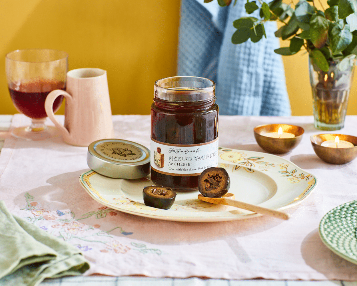 Tangy Pickled Walnuts (310g)