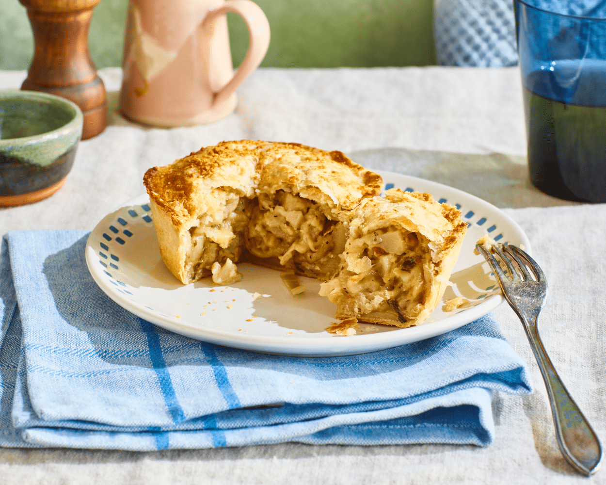 Christingle: Roast Parsnip, Chestnut, Cheddar & Leek Pie (255g)