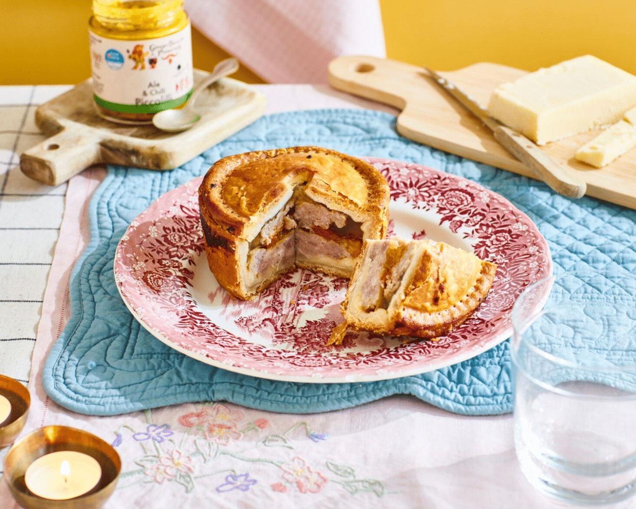 Cheese & Pickle Pork Pie (460g)