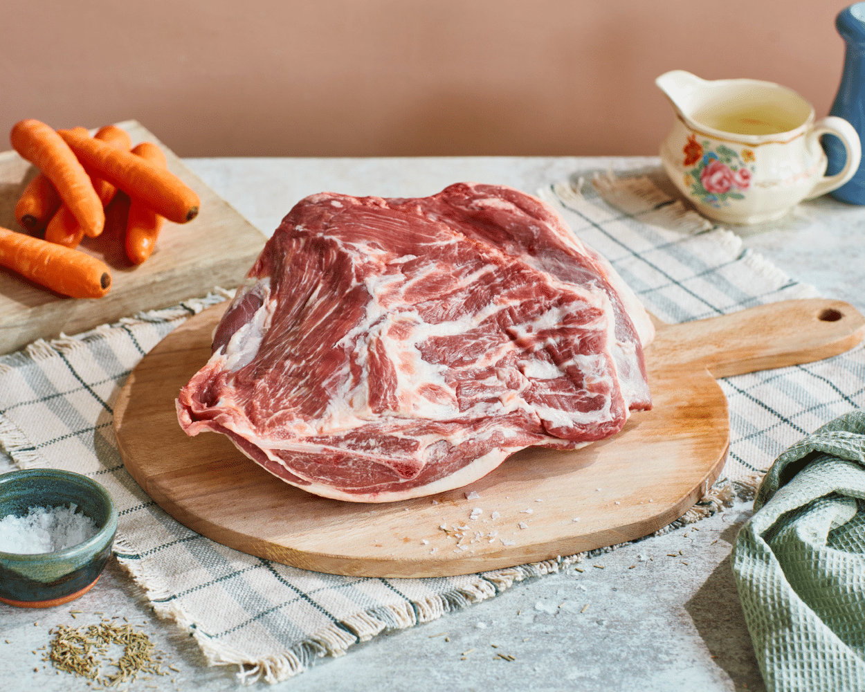 Romney Traditional Shoulder of Lamb (2.4kg)